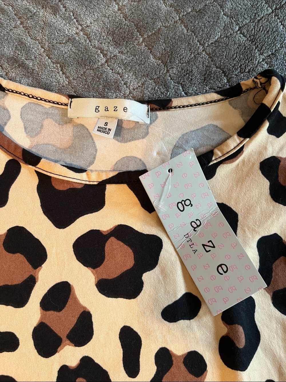 NWT Gaze Leopard Print Short‎ Sleeve Tee Cream Brown Black Women’s Small